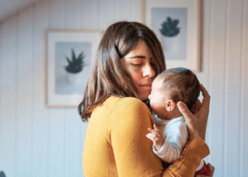 Cómo reconocer posibles complicaciones durante el posparto