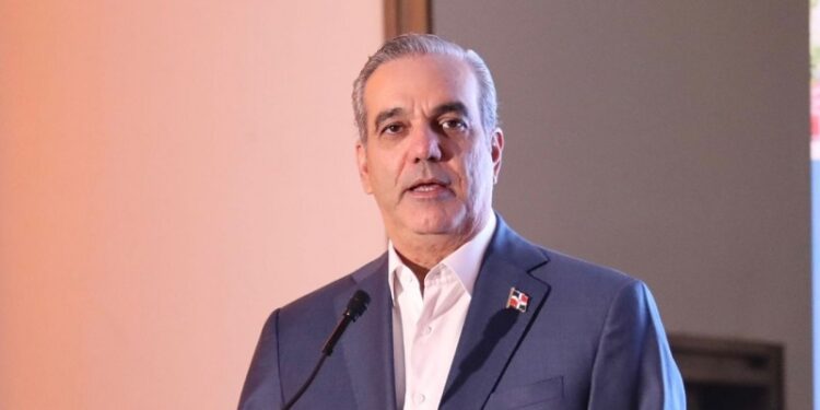 Abinader convoca para tratar estabilización de precios de alimentos y servicios