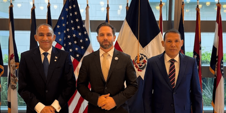 EE.UU. y RD intensifican cooperación contra organizaciones narcoterroristas en el Caribe