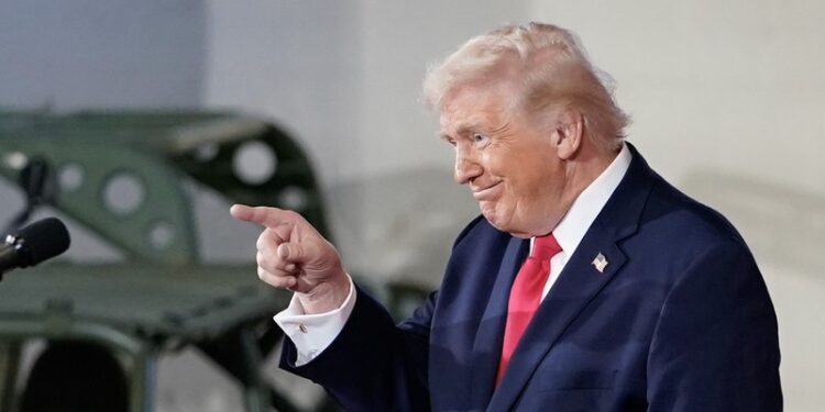 Trump vaticina que «Cuba va a caer»