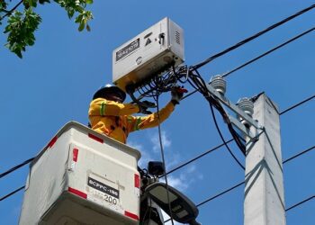 EDEESTE fortalece gestión del servicio eléctrico con el Sistema de Medición Concentrada en Altura