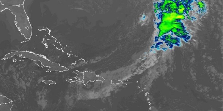 Frente frío sobre el canal de la Mona, disminuyen las lluvias