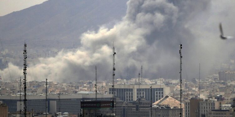 Irán tacha de «mentira» las negociaciones con Trump e insiste en sus condiciones de paz