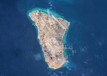 Irán comenta ataques de EE.UU. contra su isla petrolera clave