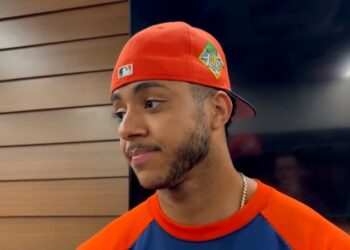 Peña regresa a la alineación de Astros, pero está en duda para el Día Inaugural