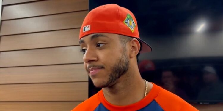 Peña regresa a la alineación de Astros, pero está en duda para el Día Inaugural