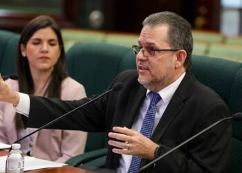 Investigan operaciones de subsidiaria de la AEE que maneja la red de fibra óptica