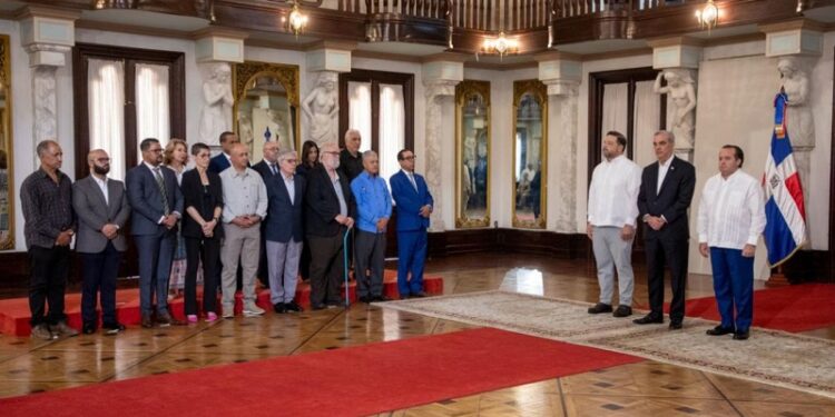 Presidente Abinader juramenta comité gestor del Observatorio Ambiental