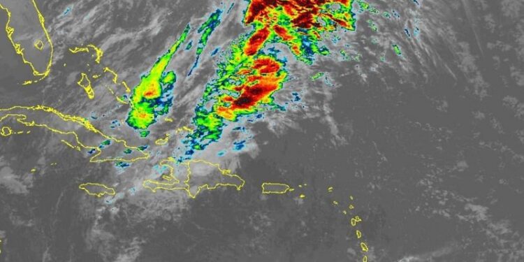 Lluvias pasajeras, mantienen niveles de alerta meteorológica en seis provincias