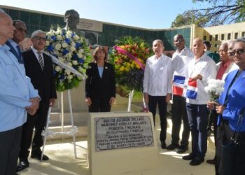 La UASD honra Orlando Martínez por el 51 aniversario de su asesinato