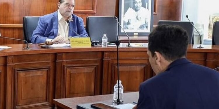 Rechazan más protecciones para “freelancers” y microempresarios