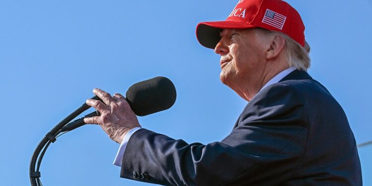 Trump afirma que 48 líderes iraníes «desaparecieron de una vez»