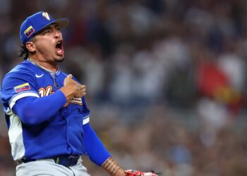 Venezuela remonta ante Italia y avanza a su primera final del Clásico Mundial