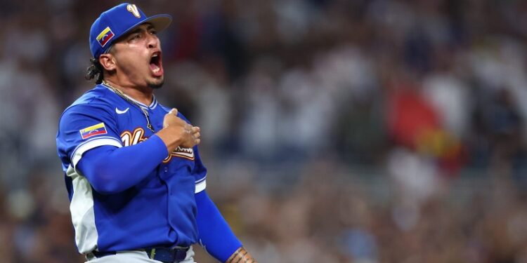 Venezuela remonta ante Italia y avanza a su primera final del Clásico Mundial