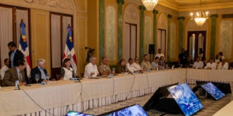 Gobierno se mantiene en sesión permanente ante sistema frontal que dejará abundantes lluvias 