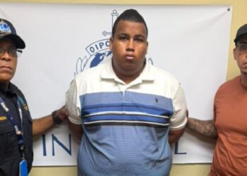 Extraditan a un dominicano-neerlandés acusado de homicidio de su tía en Aruba