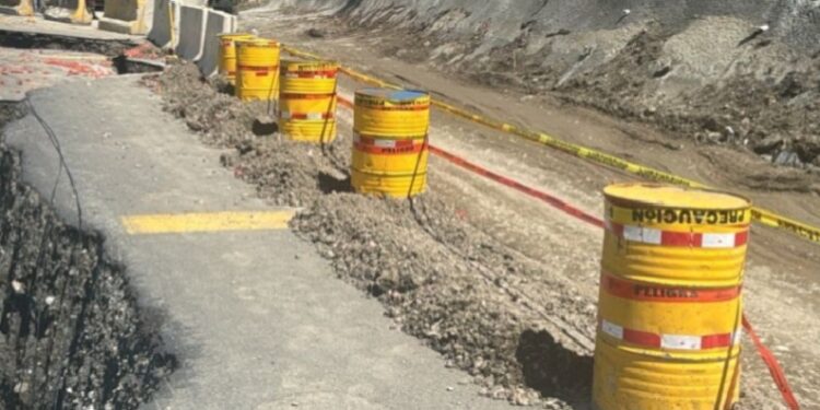 Cierran hasta mañana la carretera Ocoa para construcción de paso provisional