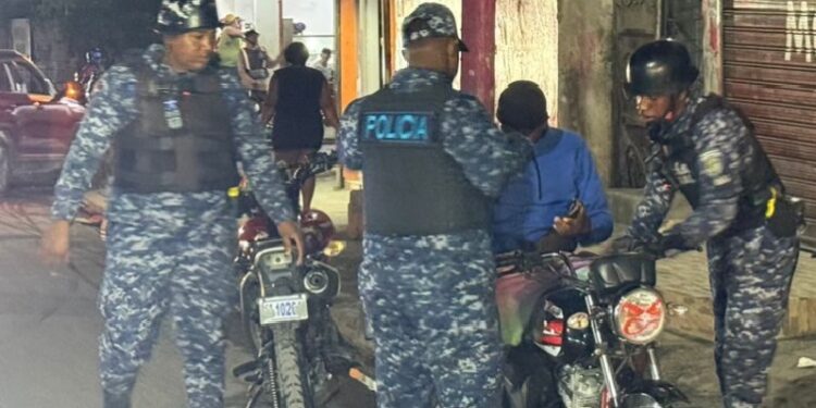 Intensifican operativos preventivos en sectores de Villa Mella