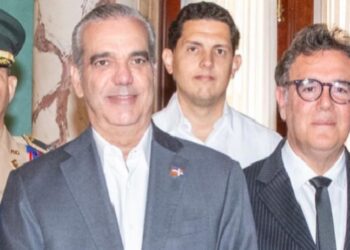 Presidente Abinader juramenta comisión para la puesta en funcionamiento del Museo Histórico de la Gesta de Abril