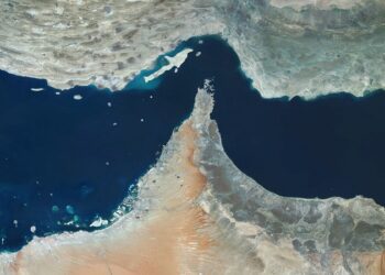 Irán abre el estrecho de Ormuz para buques comerciales