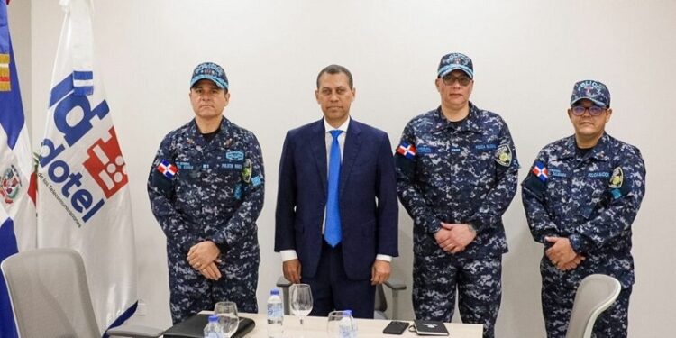 Policía e Indotel preparan acuerdo en beneficio de la ciudadanía