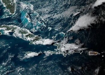 El COE emite advertencias a operadores de pequeñas y frágiles embarcaciones