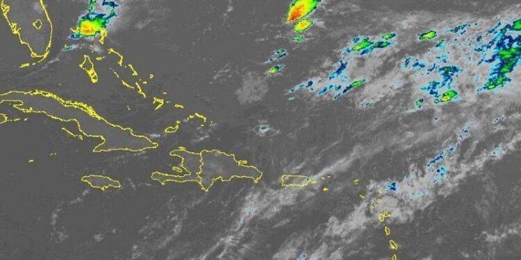 Esta tarde nublados con aguaceros fuertes en varias provincias