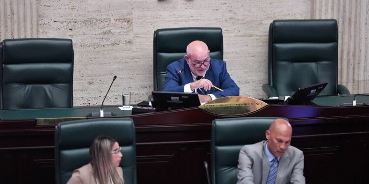 Cámara aprueba medida para fomentar la industria fílmica local