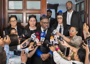 Tribunal ratifica prisión preventiva a Santiago Hazim y 6 procesados por desfalco en SeNasa