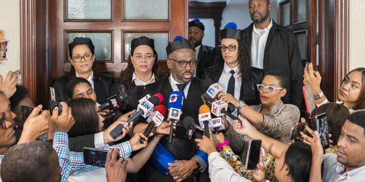 Tribunal ratifica prisión preventiva a Santiago Hazim y 6 procesados por desfalco en SeNasa