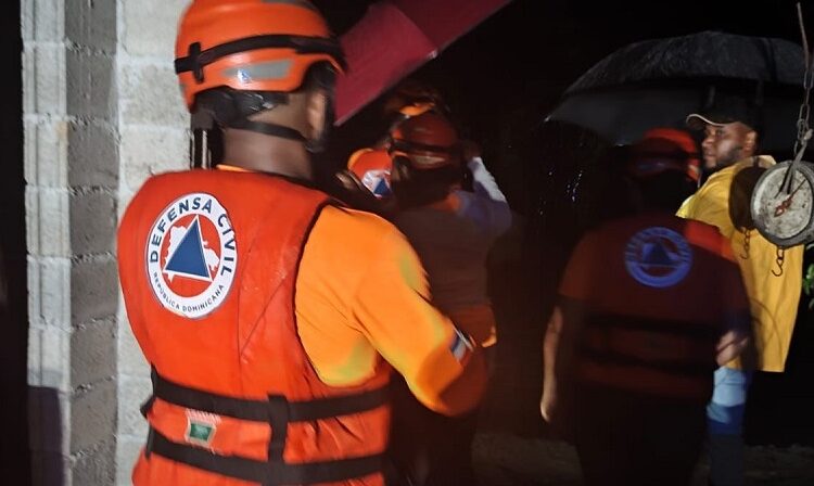 Defensa Civil activa evacuaciones preventivas en provincias bajo alerta por lluvias