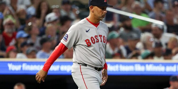 Medias Rojas prescinden de Cora, Varitek y otros tras un mal inicio de temporada