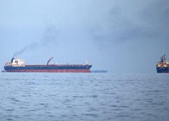 Trump a Irán: «Abran el jodido estrecho, malditos locos, o vivirán en el infierno»