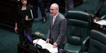 Cámara aprueba brindar herramientas para la reintegración social de policías retirados