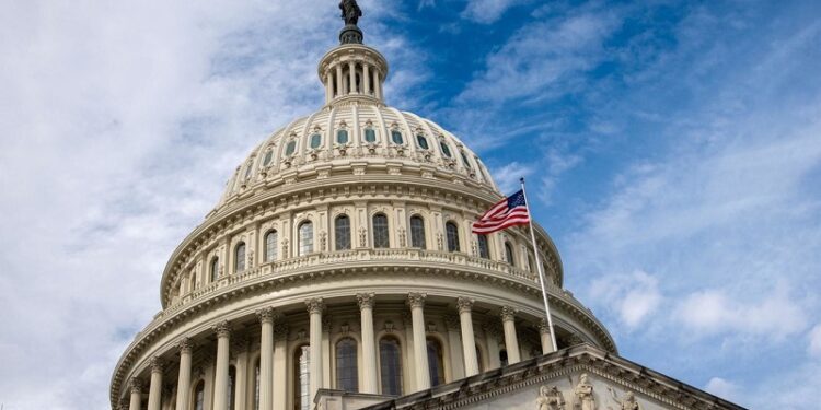 El Senado de EE.UU. rechaza restricciones a la acción militar de Trump en Cuba