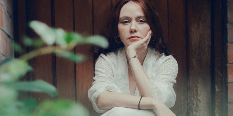 Cantautora Catalina Marín presenta «Reflejos» y «Aranjuez»