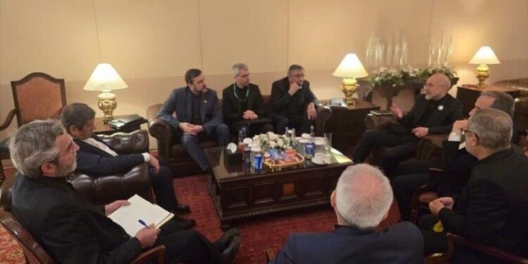 Irán y EEUU inician contactos diplomáticos en Islamabad