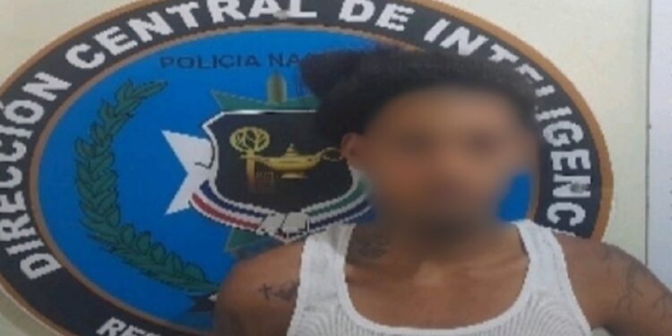 Dos detenidos en Moca, ocupación arma de fuego en allanamientos