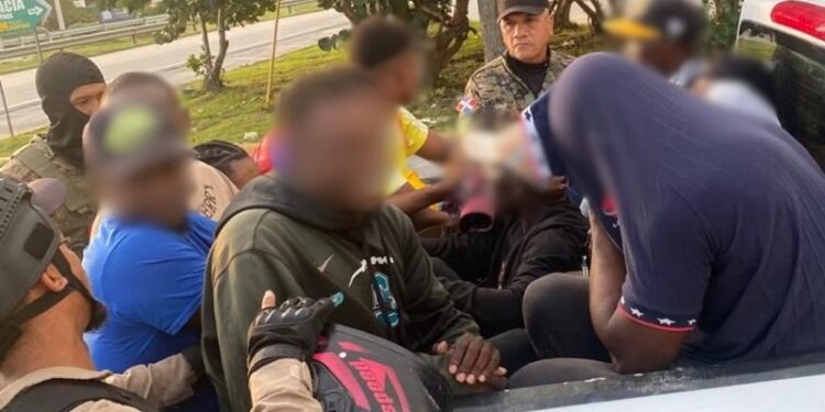 Migración continúa operativos de interdicción pese a la lluvia