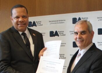 Eddy Alcántara es reconocido en Argentina por su liderazgo en defensa de los consumidores