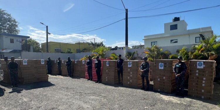 Dintel de la Policía y la DGA incautan 545 televisores en operativo