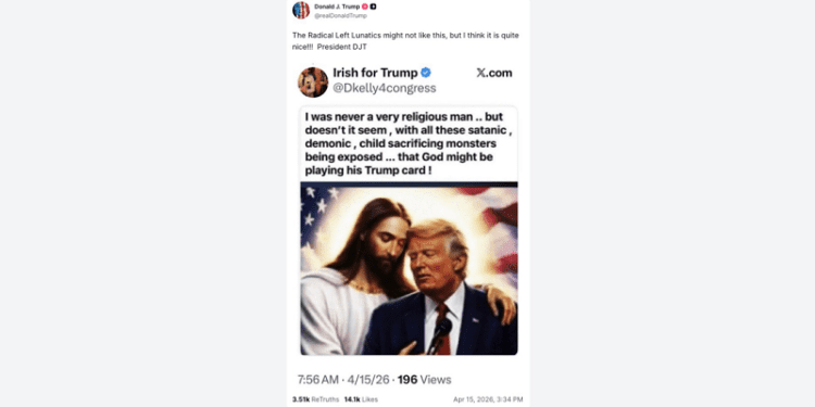 Trump publica una nueva imagen de él junto a Jesucristo