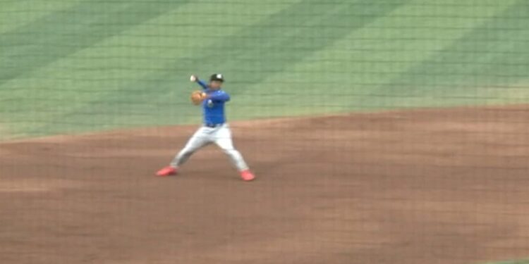 ¡Un cañón! El prospecto Nro. 3 de MLB Jesús Made hace un tiro de… ¡99.9 mph!