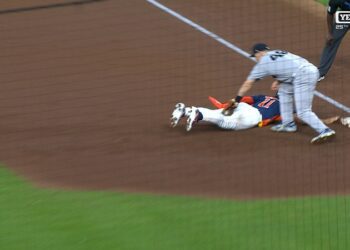 Yankees envían a Luis Gil a Triple-A tras una difícil apertura en Houston