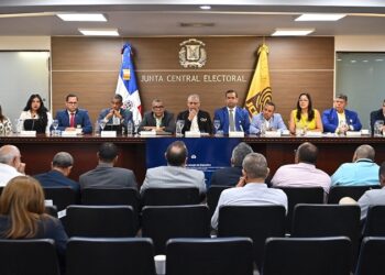 JCE trata avances de cedulación a nivel local y en el exterior con organizaciones políticas
