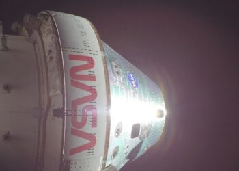 VIDEOS: Histórica misión lunar Artemis II regresa a la Tierra