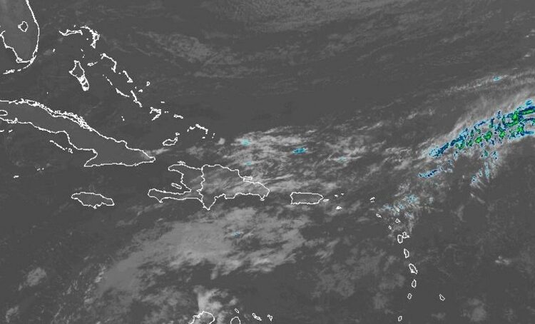 Vaguada continuará generando fuertes aguaceros esta tarde