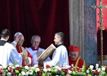 Urbi et Orbi, el Papa: Que callen las armas y cambien los corazones