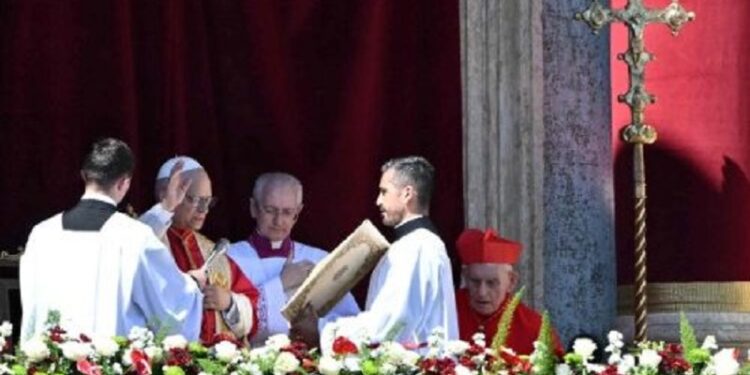 Urbi et Orbi, el Papa: Que callen las armas y cambien los corazones