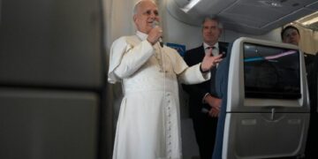 El Papa: «Como pastor no puedo estar a favor de la guerra, han muerto demasiados inocentes»